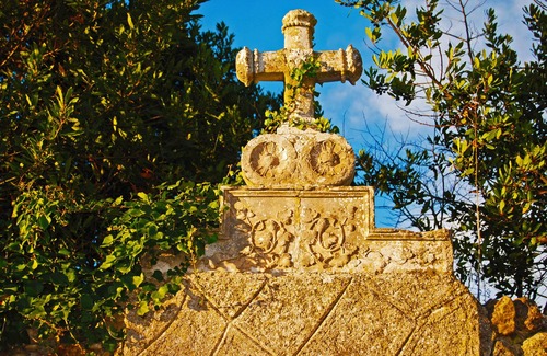 Nizas Villa | Spacious 3 bedroom vineyard villa, air conditioned, Domaine Saint Ferreol