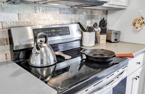De Pere House | Spacious 3-BR Home near Lambeau!