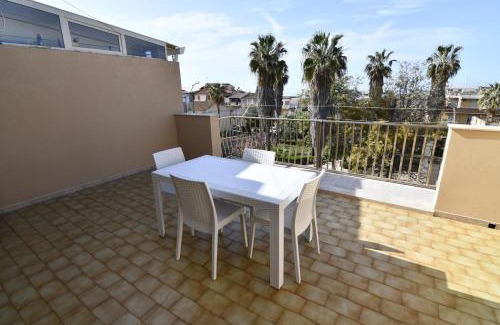 Donnalucata Villa | Spacious 3-Level House Near the Beach
