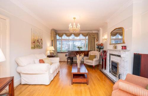 Anerley House | Spacious 3bedroom house near Crystal Palace London Pass the Keys