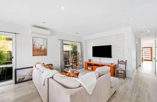 Officer House | Spacious 3BR Home - Perfect for Family Retreat