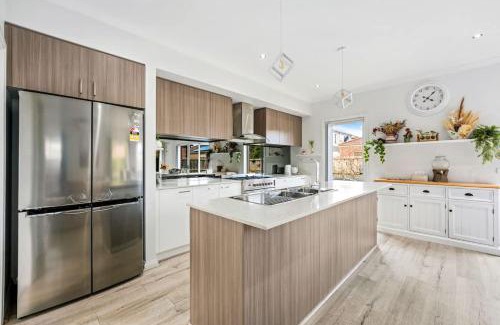 Officer House | Spacious 3BR Home - Perfect for Family Retreat