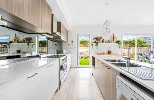 Officer House | Spacious 3BR Home - Perfect for Family Retreat