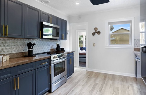 Parrot Cove House | Spacious 3BR Home w/Yard. Steps to Golf Course