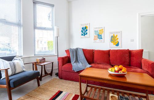 Brent Apartment | Spacious 3BR House, 8 min Kensal Green, NW London