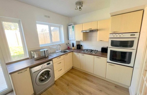 Thornton Heath House | Spacious 4-bed House in Thornton Heath