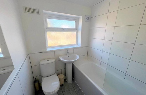 Thornton Heath House | Spacious 4-bed House in Thornton Heath