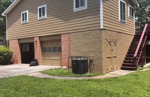 Stone Mountain House | Spacious 4-bedroom house in charming Stone Mountain with WiFi, AC