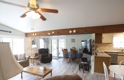 Town of Richmond House | Spacious 4 Bedroom/2 bathrooms Honeoye Lakehouse
