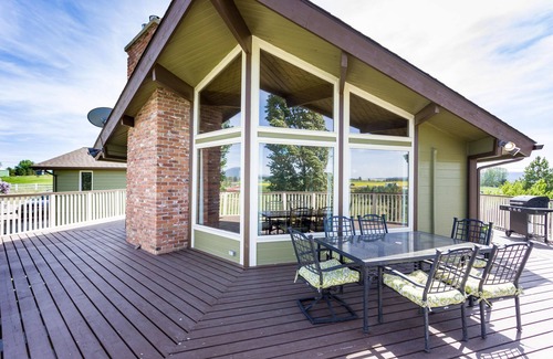 Kalispell House | Spacious 4 bedroom 2 Bath on 3 acres - Spectacular Views & Hot Tub!