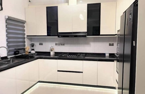 Abuja Apartment | Spacious 4-Bedroom Apartment