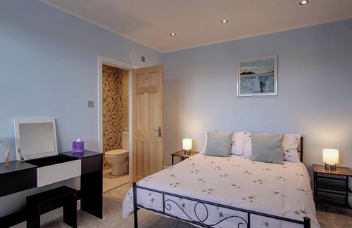Grimley House | Spacious 4 Bedroom Georgian house in a beautiful quiet village of Ombersley