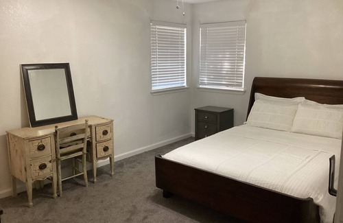Ederville House | Spacious 4-bedroom house in amazing Fort Worth with AC, WiFi