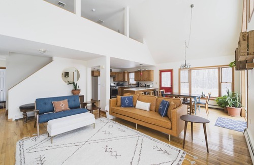 Pine Bush House | Spacious 4-bedroom home on 5 acre farm near Minnewaska State Park