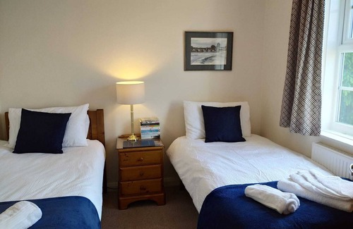 Sheffield House | Spacious 4 Bedroom House with Garden
