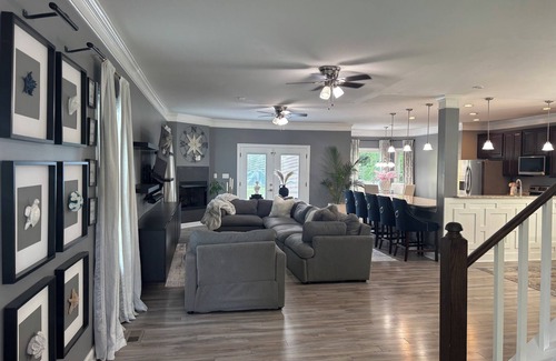 Bayview House | Spacious 4-bedroom house in charming Norfolk with WiFi, AC