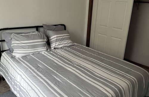 Silver Lane House | Spacious 4-bedroom house with WiFi, AC in Tranquil Windsor