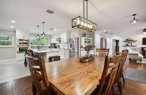 Lake Magdalene House | 🏡 Spacious 4-Bedroom Retreat with Fire Pit – Lutz, FL