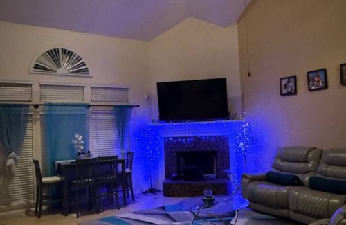 Barker House | Spacious 4-bedroom shared house in marvelous Houston with AC, WiFi