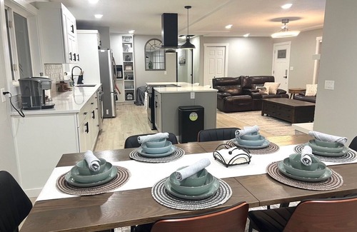 Aloha House | Spacious 4-bedroom single level home in Beaverton close to Intel/Nike/Golf
