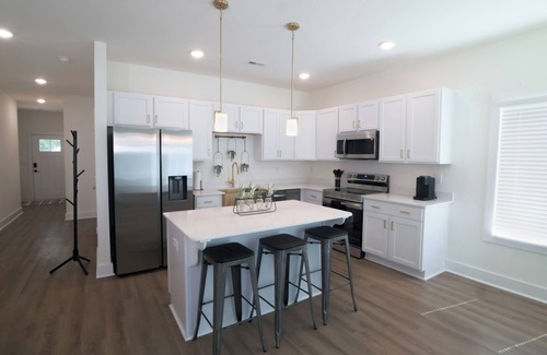 Central House | Spacious 4-bedroom townhome in Central with AC, WiFi. Enjoy your stay