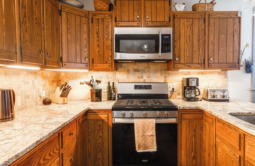 Town of Jerusalem House | Spacious 4-bedroom vacation home steps to Keuka Lake