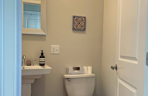 Somerville House | Spacious 4-level home with piano