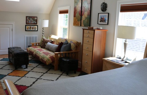 Somerville House | Spacious 4-level home with piano