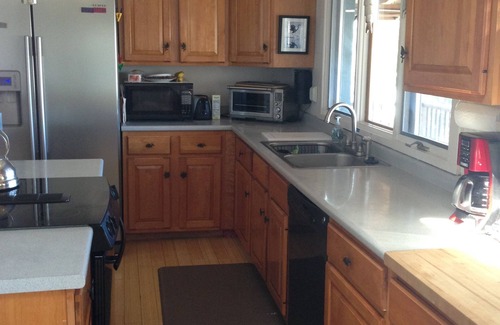 Bridport House | Spacious 4-season Lake Champlain charming contemporary house