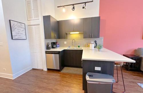 Near South Side Apartment | Spacious 420-Friendly 2BR Retreat Near McCormick Place, Grant Park and Soldier Field