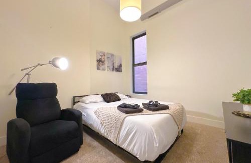 Near South Side Apartment | Spacious 420-Friendly 2BR Retreat Near McCormick Place, Grant Park and Soldier Field