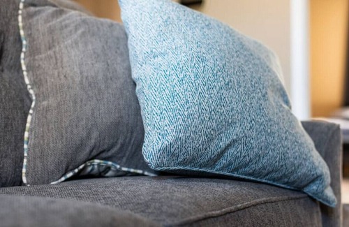 Orono Apartment | Spacious 4BD | Sleeps 8 | Only Minutes to Bangor.