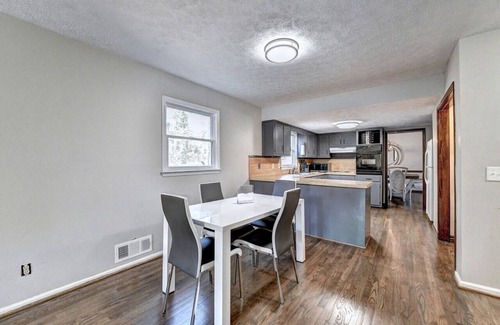 Cumming House | Spacious 4bedroom Home with private Acre lot