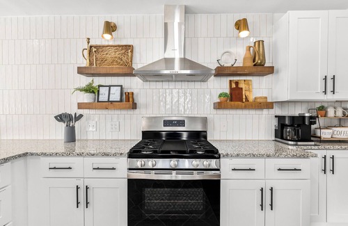 Royal Oak House | Spacious 4BR Home by Dtown Royal Oak