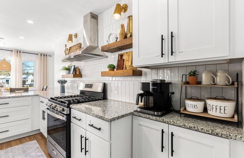 Royal Oak House | Spacious 4BR Home by Dtown Royal Oak