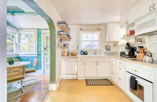 Overlook House | Spacious 4BR - Walkable - Funky PDX Vibes