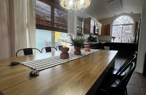 Colorado Springs House | Spacious 5-bd house, close to the Broadmoor Hotel in beautiful Colorado Springs