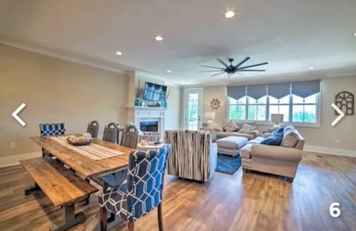 Iuka House | Spacious 5-bed/5 bath home with river view.