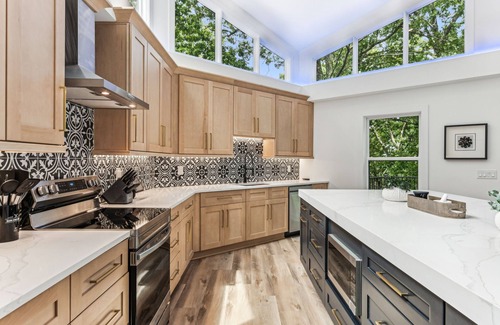 Tate Cabin | Spacious 5-bedroom, family-friendly lodge mountain house in charming Jasper