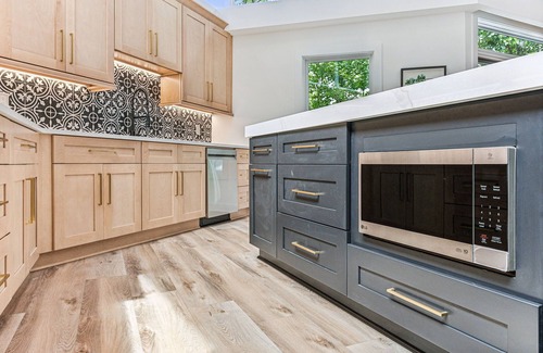 Tate Cabin | Spacious 5-bedroom, family-friendly lodge mountain house in charming Jasper