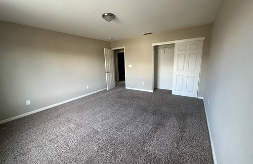 Patterson House | Spacious 5-bedroom house in welcoming Patterson with WiFi, AC
