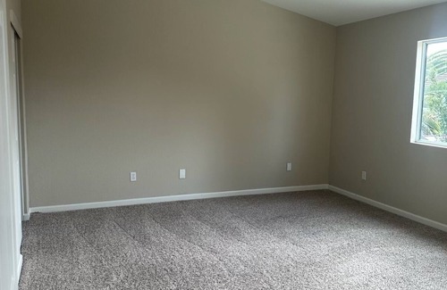 Patterson House | Spacious 5-bedroom house in welcoming Patterson with WiFi, AC