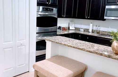 Palmetto House | Spacious 5-bedroom house with AC and WiFi in charming Palmetto