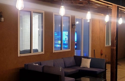 Roosevelt House | Spacious 5-bedroom house with WiFi, AC in welcoming Fresno