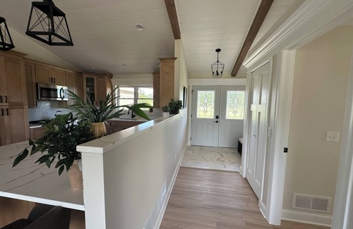 The Galena Territory House | Spacious 5-bedroom house in phenomenal Galena with hot tub, game room