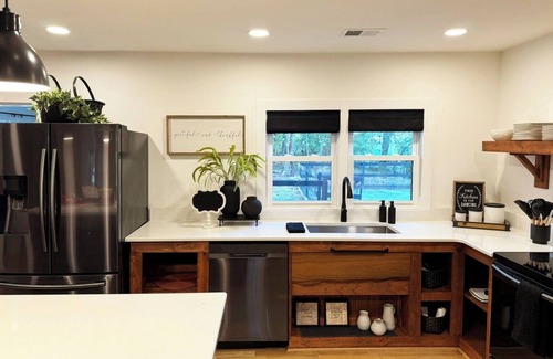Tate House | Spacious 5-bedroom/up to 14 guests House & Event Venue in enjoyable Alpharetta