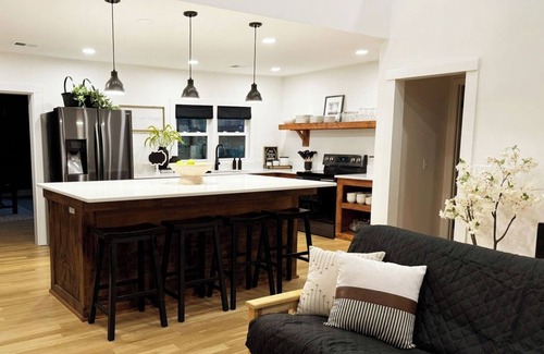 Tate House | Spacious 5-bedroom/up to 14 guests House & Event Venue in enjoyable Alpharetta