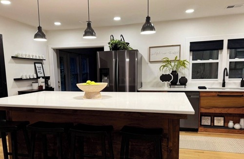 Tate House | Spacious 5-bedroom/up to 14 guests House & Event Venue in enjoyable Alpharetta
