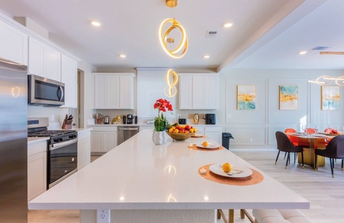 Enterprise Villa | Spacious 5-bedroom villa with AC, WiFi in vibrant Las Vegas