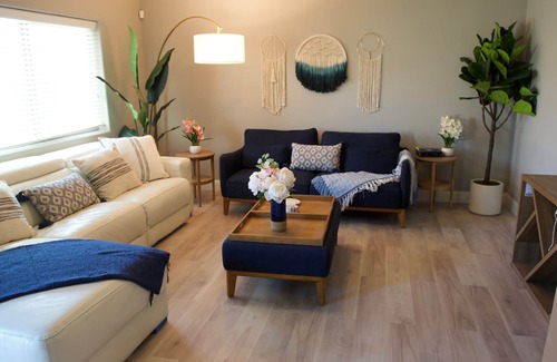 Visalia House | Spacious 5BD Home w EV charger near Sequoia Ntl Pk